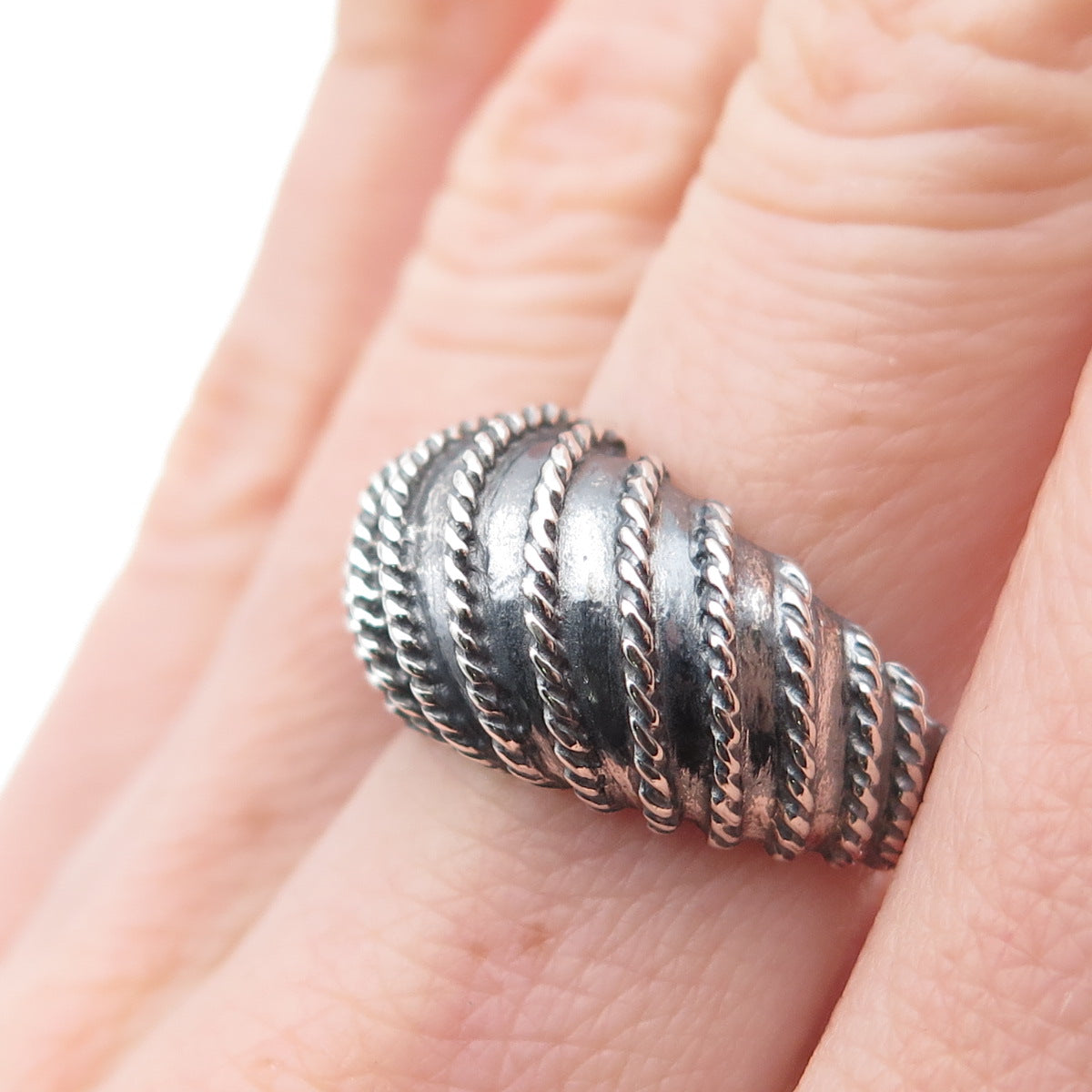 925 Sterling Silver Vintage Modernist Ribbed Dome Oxidized Ring Size 7.25