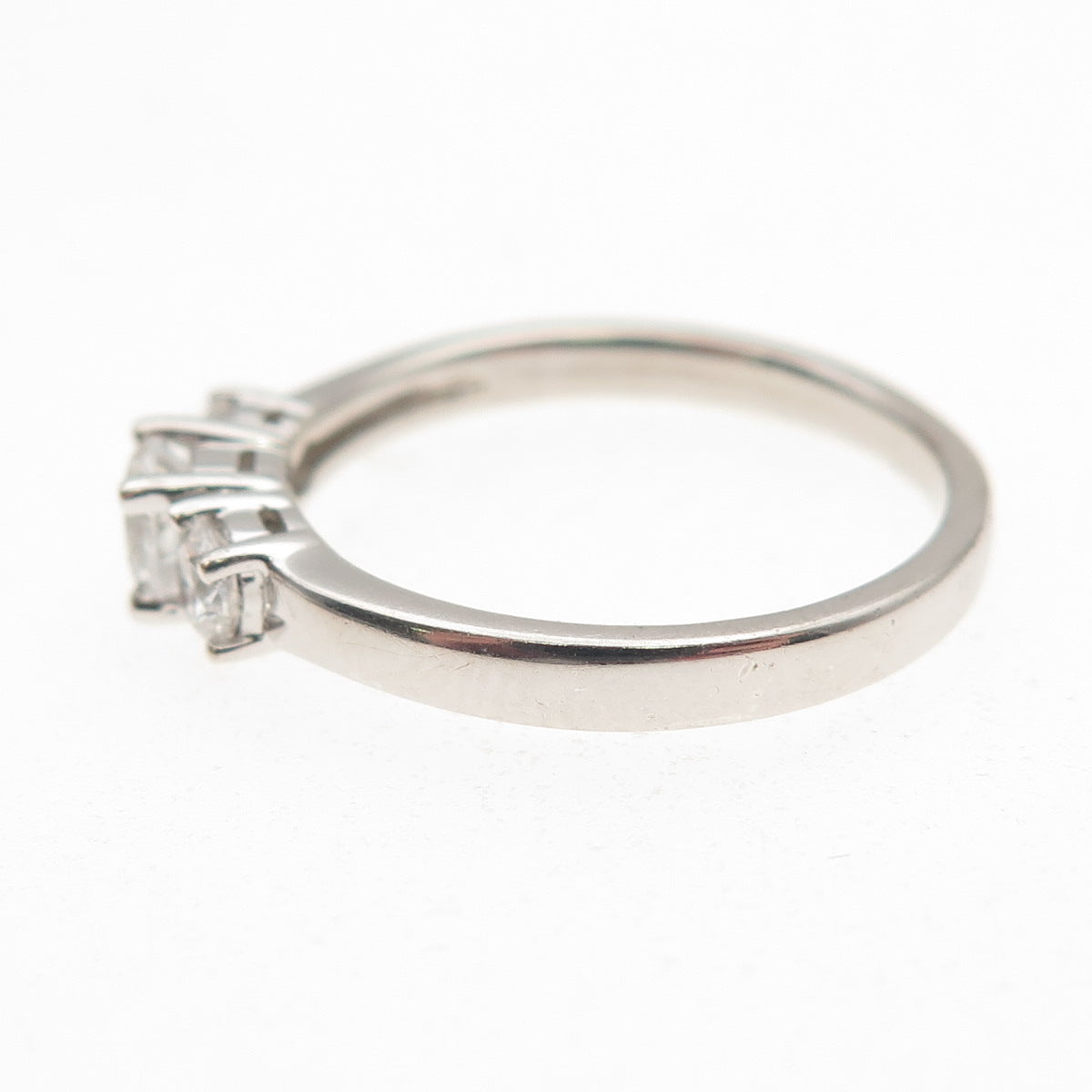 925 Sterling Silver Round-Cut C Z Engagement Ring Size 7