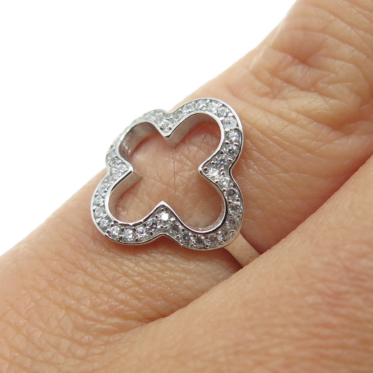 925 Sterling Silver Round-Cut C Z Flower Ring Size 5