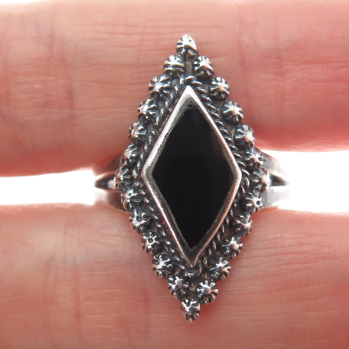 925 Sterling Silver Vintage Real Black Onyx Cannetille Oxidized Ring Size 9.5