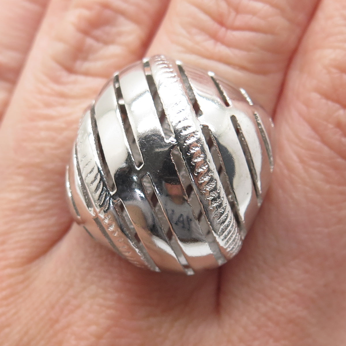 925 Sterling Silver Italy Modernist Ribbed Dome Ring Size 6.5