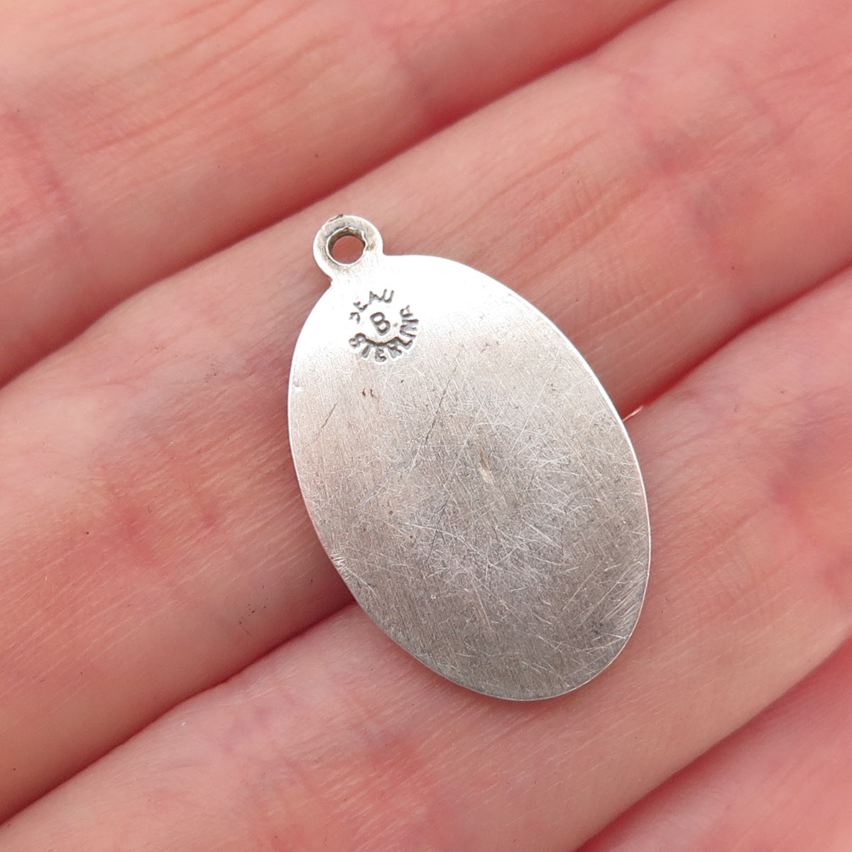 Beau 925 Sterling Silver Vintage Old Sturbridge Village Oxidized Charm Pendant
