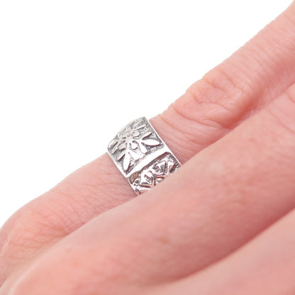 925 Sterling Silver Vintage Snowflake Oxidized Band Ring Size 4.25