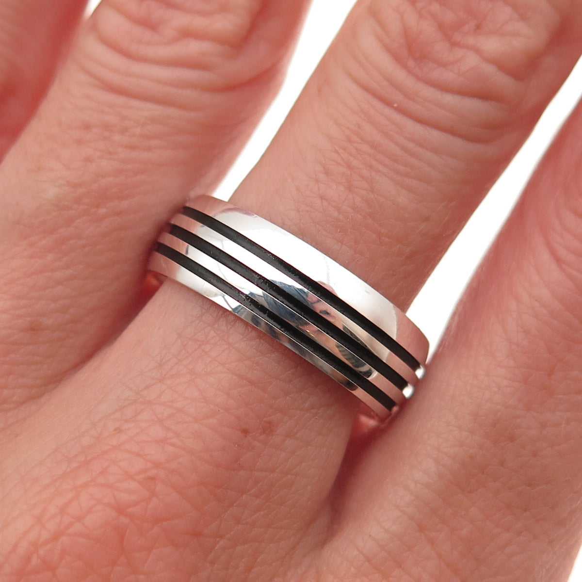 925 Sterling Silver Vintage Lined Oxidized Band Ring Size 10.25