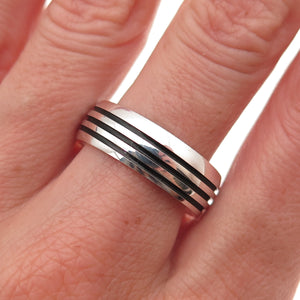 925 Sterling Silver Vintage Lined Oxidized Band Ring Size 10.25