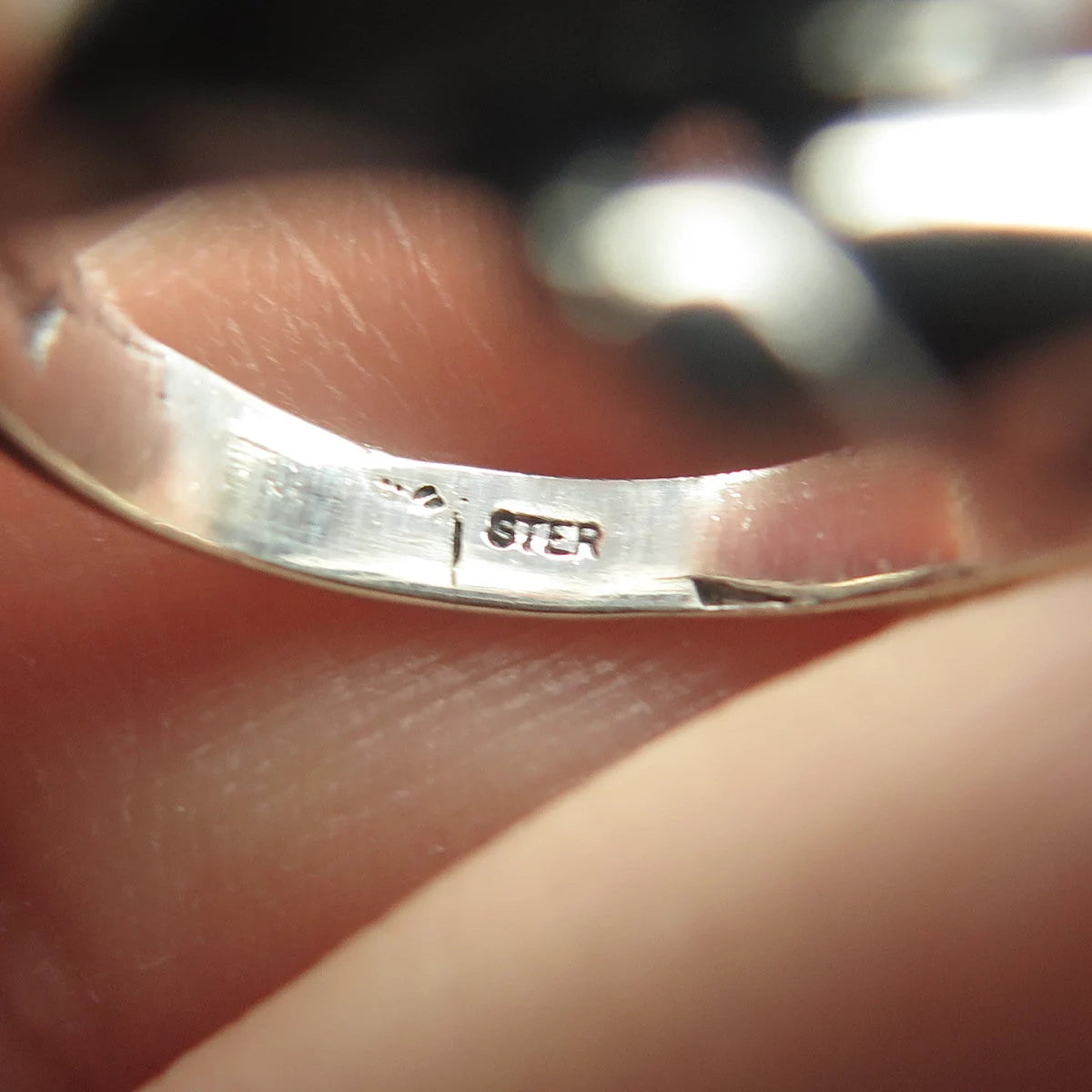 925 Sterling Silver Vintage Friendly Dolphin Ring Size 4.25