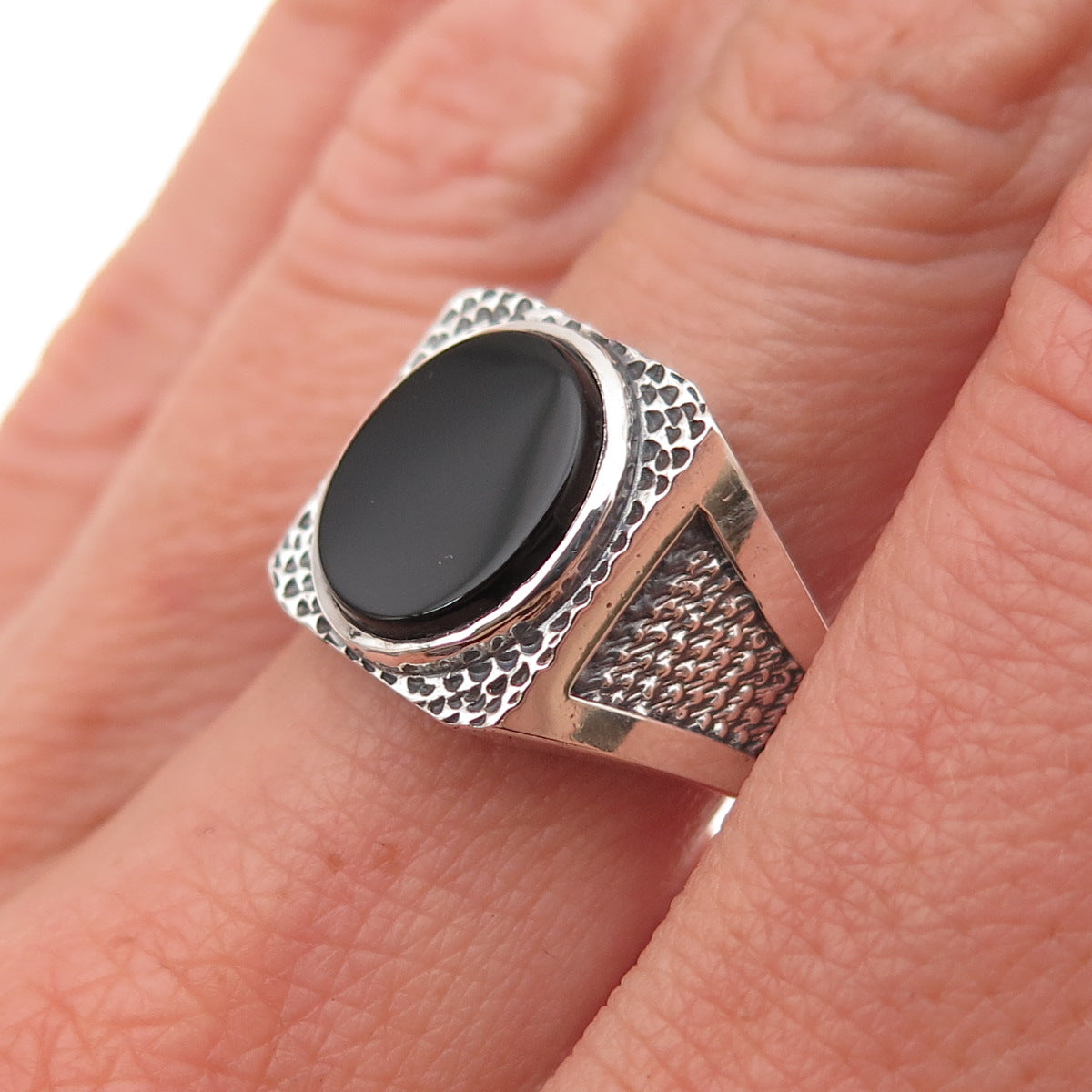 925 Sterling Silver Vintage Real Black Onyx Hammered Oxidized Ring Size 9