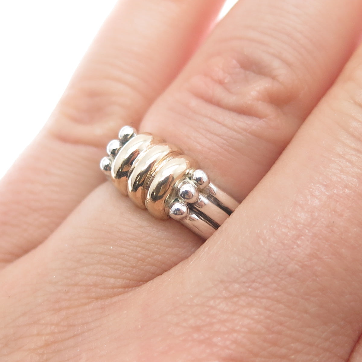 14K Gold 925 Sterling Silver Vintage Modernist Ribbed Oxidized Ring Size 5.75