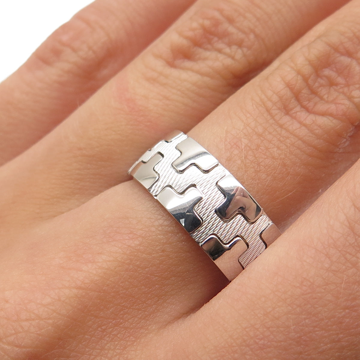 NEOS 925 Sterling Silver Textured Puzzle Band Ring Size 8.75