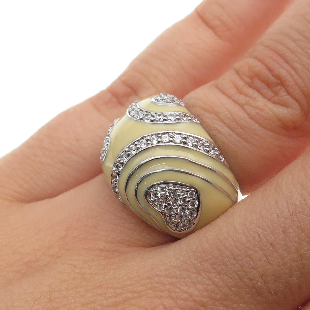 925 Sterling Silver Vintage Enamel Round-Cut C Z Heart Dome Ring Size 5