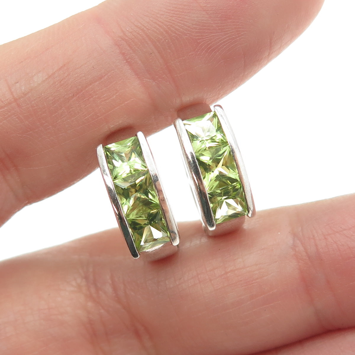 MICHELLE ALBALA 925 Sterling Silver Vintage Real Peridot Gem Huggie Earrings