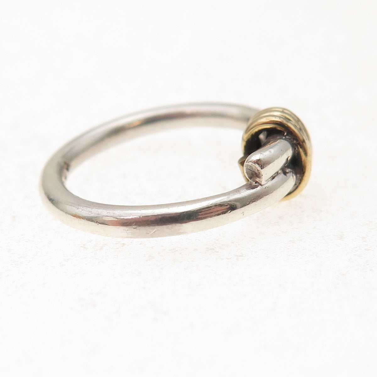 925 Sterling Silver 2-Tone Vintage Modernist Hug Ring Size 4.25