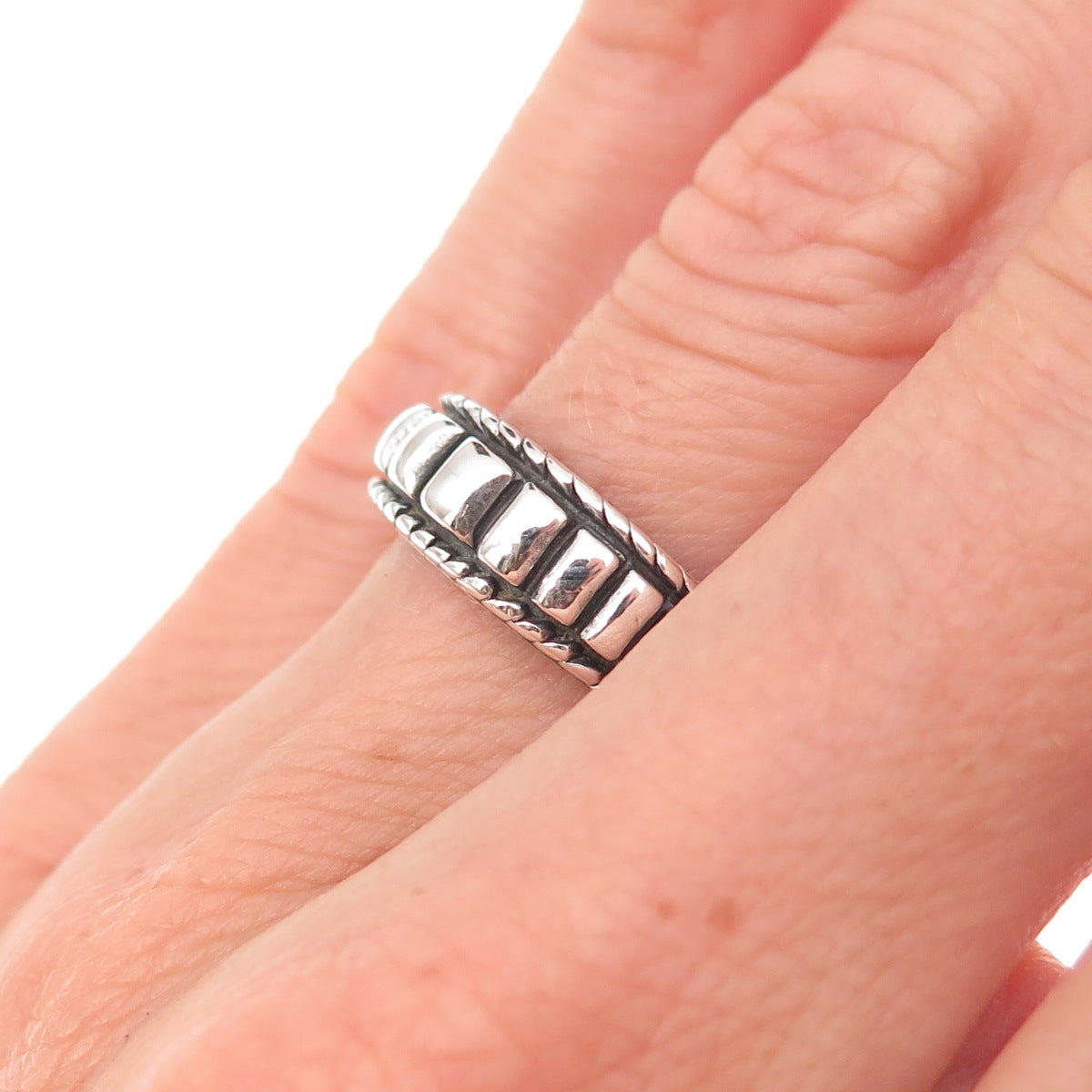 Shube 925 Sterling Silver Vintage Oxidized Ring Size 5.25