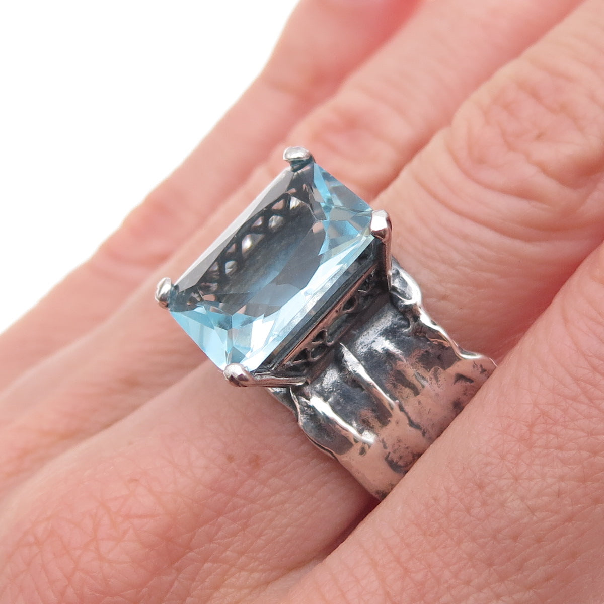 925 Sterling Silver Vintage Blue C Z Modernist Oxidized Ring Size 8.25