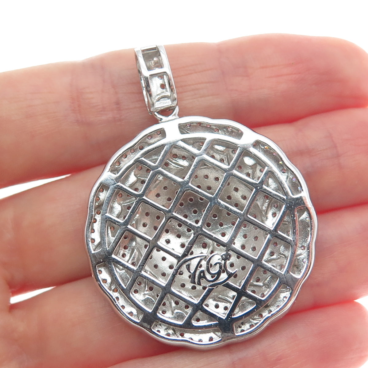 DESIGNS BY YAGI 925 Sterling Silver Round-Cut C Z Sparkle Curb Link Pendant