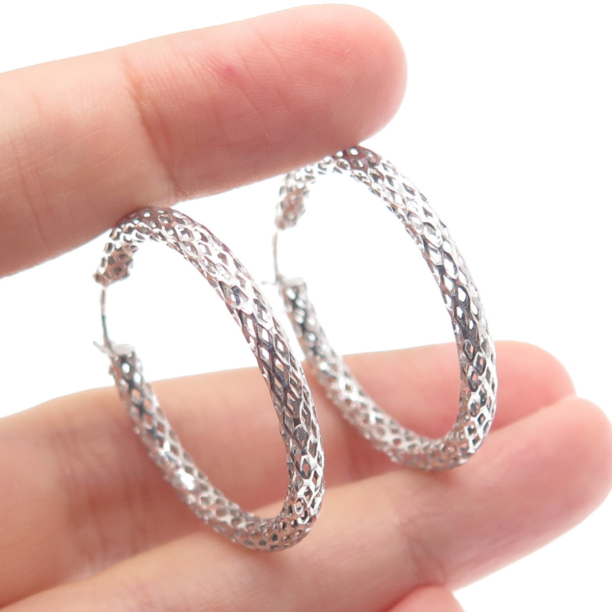 925 Sterling Silver Open Diamond-Cut Hoop Earrings