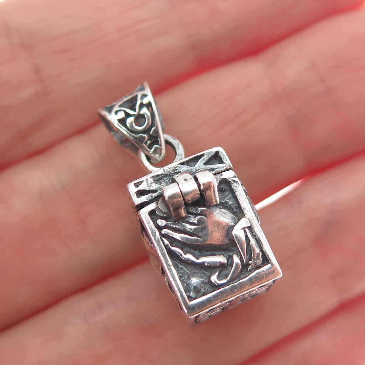 925 Sterling Silver Vintage Praying Hands Religious Box Oxidized Charm Pendant