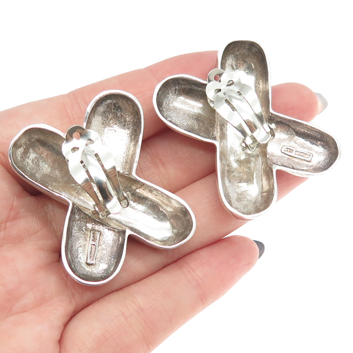 925 Sterling Silver Vintage Puffy "X" Kisses Modernist Clip On Earrings