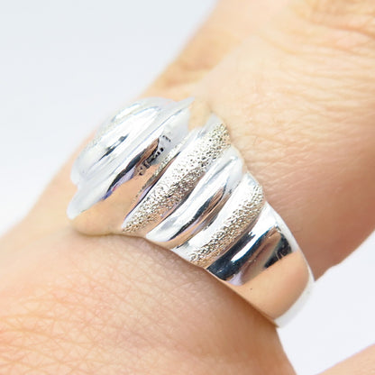 925 Sterling Silver Ribbed Ring Size 8