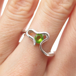 925 Sterling Silver Real Round-Cut Peridot Modernist Heart Ring Size 8