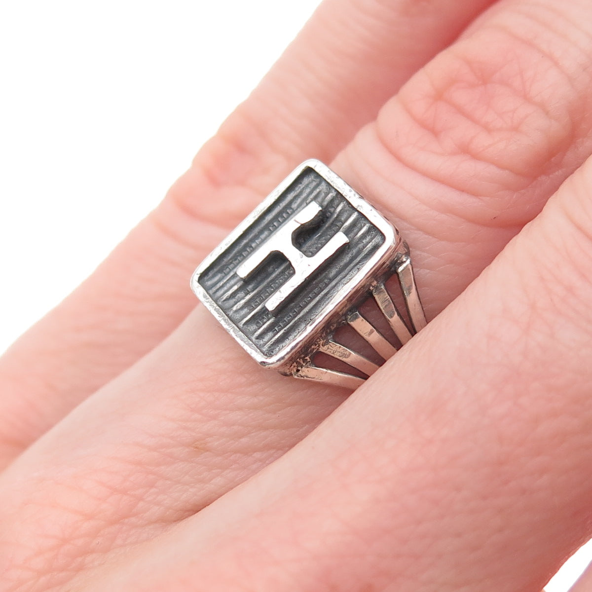 925 Sterling Silver Vintage Letter H Initial Oxidized Ring Size 4.5