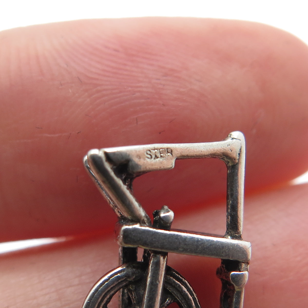 925 Sterling Silver Vintage Spinning Wheel Minimalist 3D Charm Pendant