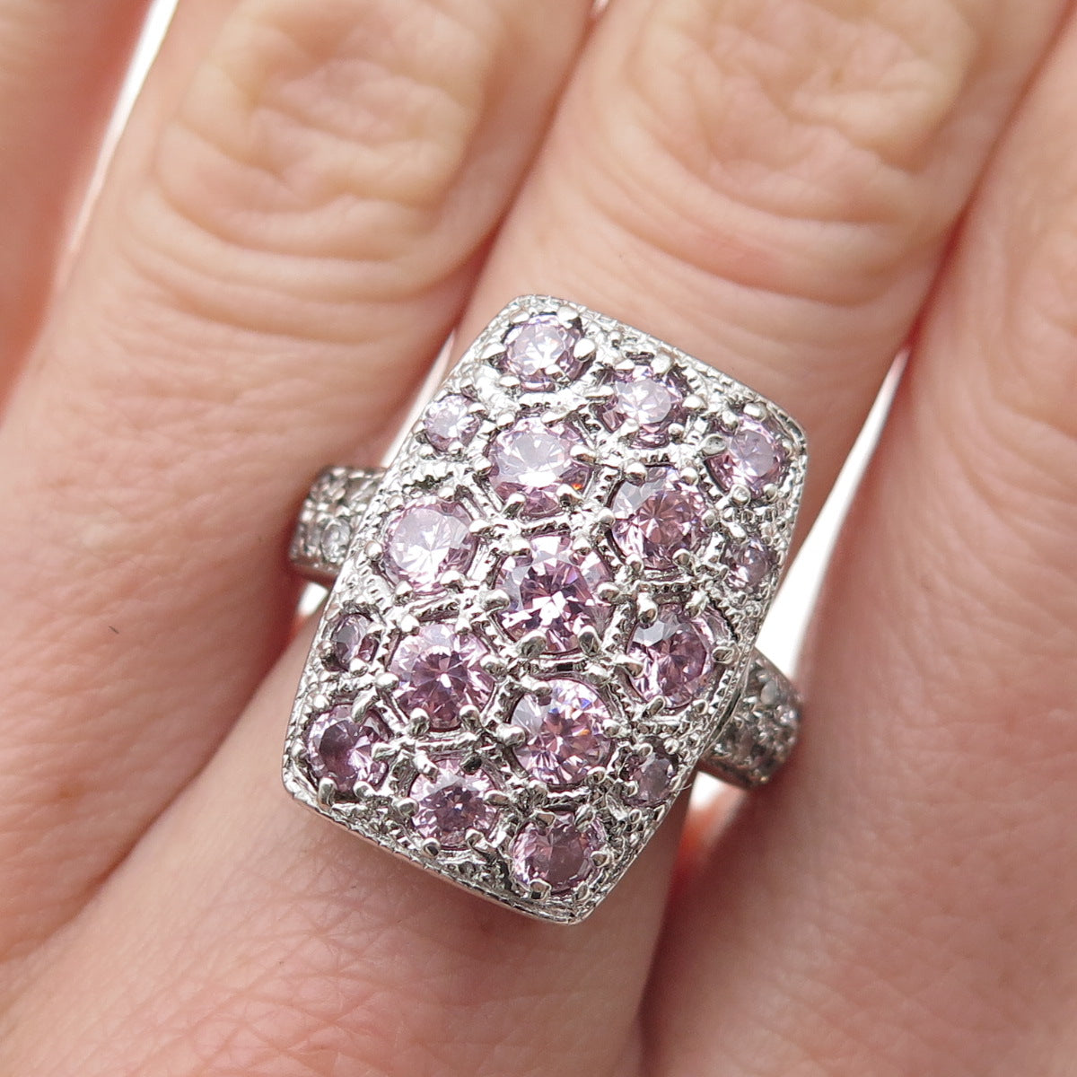 925 Sterling Silver Vintage Round-Cut Lavender & White C Z Ring Size 6.25