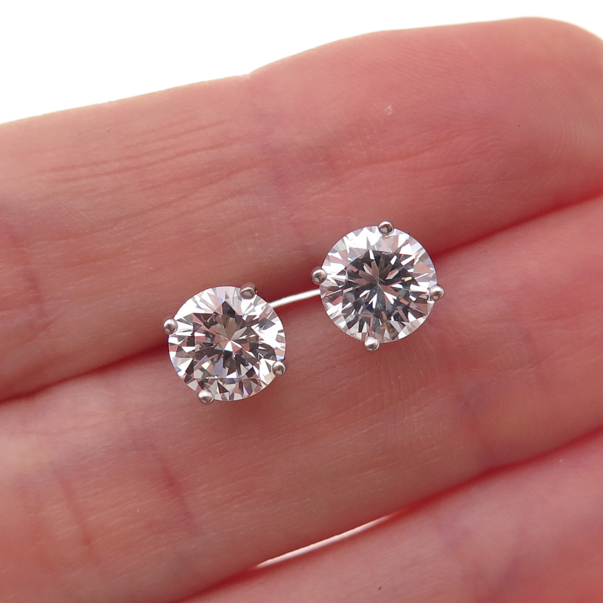 925 Sterling Silver Round-Cut C Z Stud Earrings