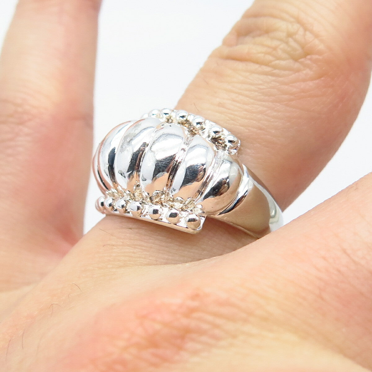 925 Sterling Silver Ribbed Beaded Ring Size 7.25