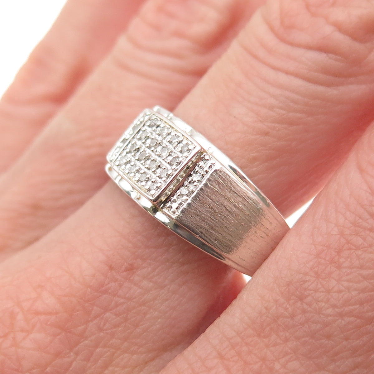 Danbury Mint 925 Sterling Silver Real Round-Cut Diamond Ring Size 10.25
