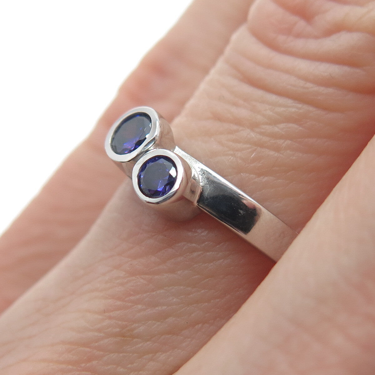 925 Sterling Silver Round-Cut Purple C Z Ring Size 5