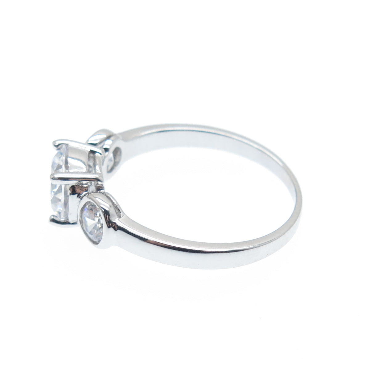 925 Sterling Silver Round-Cut C Z Engagement Ring Size 8