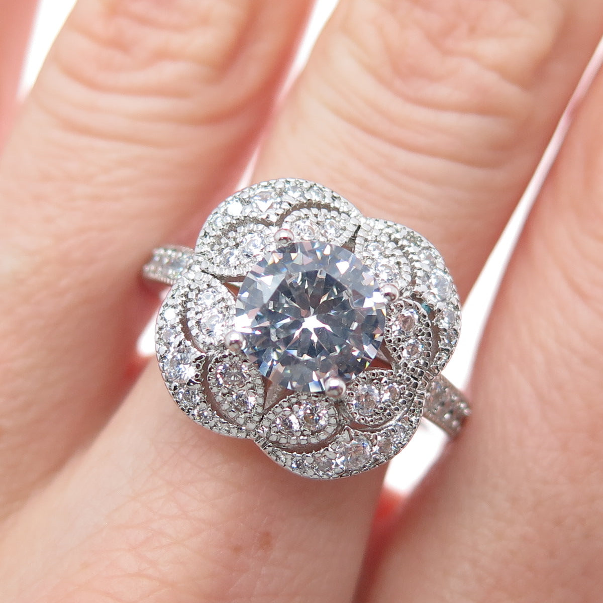 925 Sterling Silver Round-Cut C Z Flower Ring Size 9.5