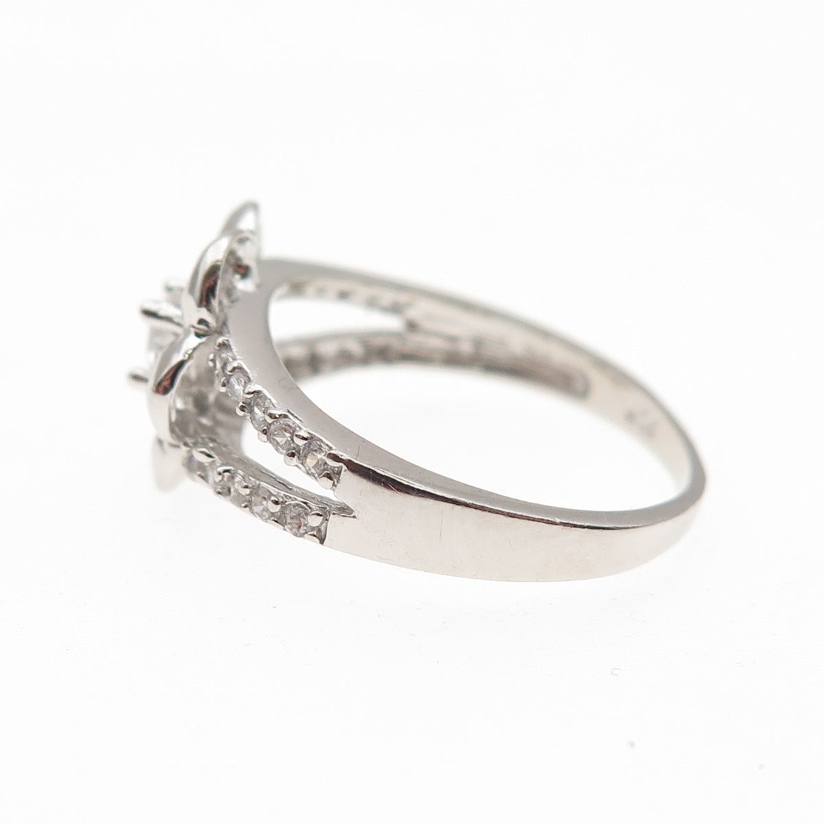 925 Sterling Silver Round-Cut C Z Flower Ring Size 6.25
