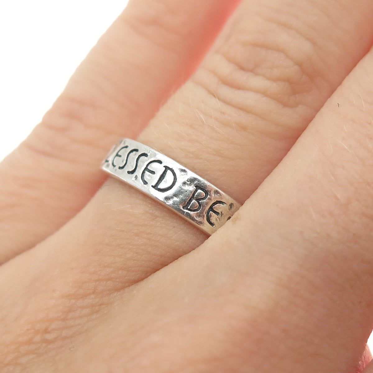 925 Sterling Silver Vintage Blessed Be Hammered Oxidized Band Ring Size 5