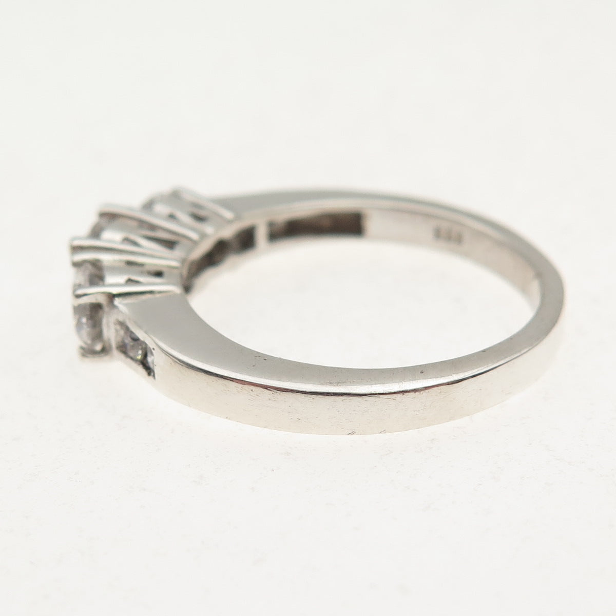 925 Sterling Silver Round-Cut C Z Engagement Ring Size 8