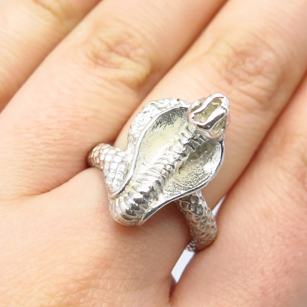 925 Sterling Silver Vintage Cobra Snake Ring Size 7.25