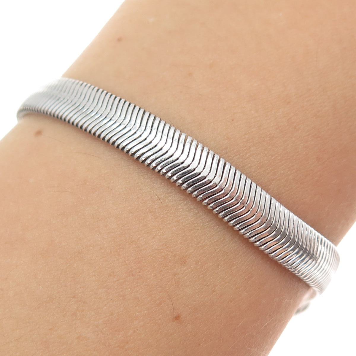 925 Sterling Silver Vintage Italy Herringbone Link Bracelet 6.75"