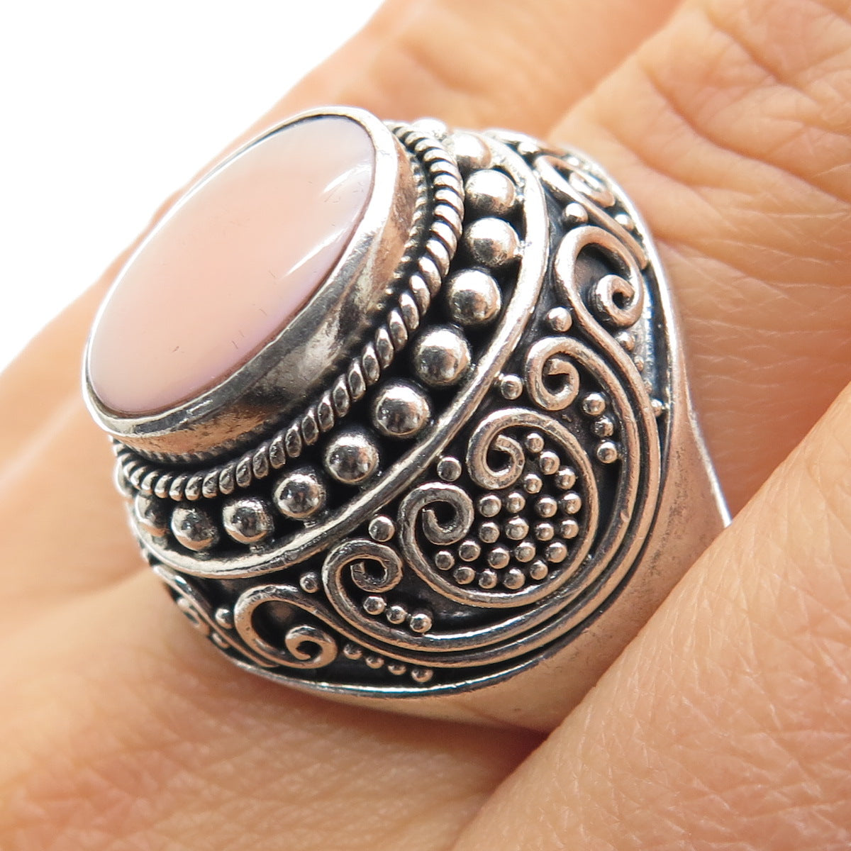 SUARTI BALI Sterling Silver Vintage Real MOP Granulated Oxidized Ring Size 10.25