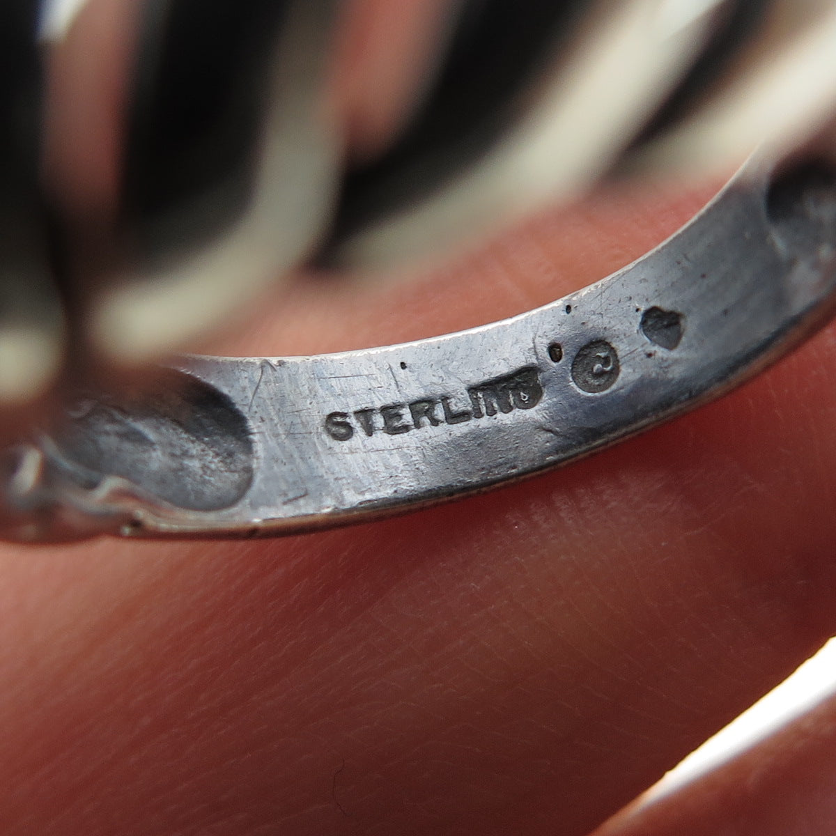 925 Sterling Silver Vintage Modernist Ribbed Oxidized Ring Size 6