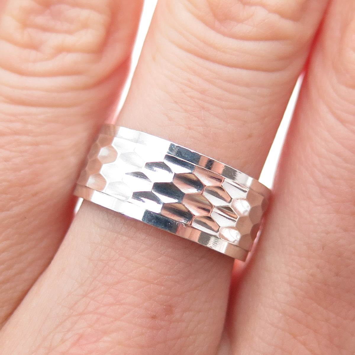 925 Sterling Silver Vintage Diamond-Cut Band Ring Size 7