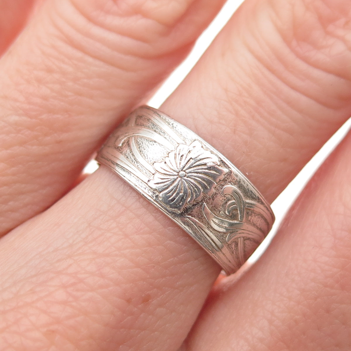 925 Sterling Silver Antique Art Deco Floral Oxidized Band Ring Size 7.25