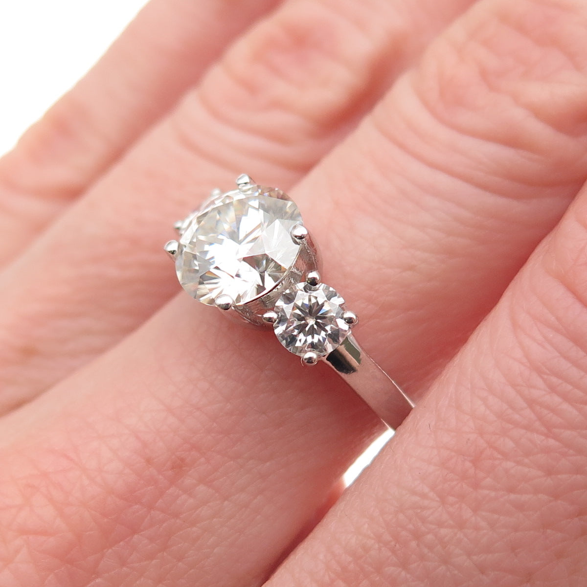 925 Sterling Silver Real Round-Cut Moissanite Engagement Ring Size 6.25