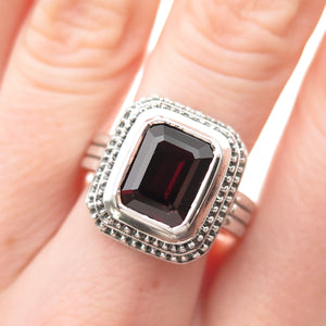 MIA T. 925 Sterling Silver Vintage Real Emerald-Cut Red Garnet Ring Size 7.25