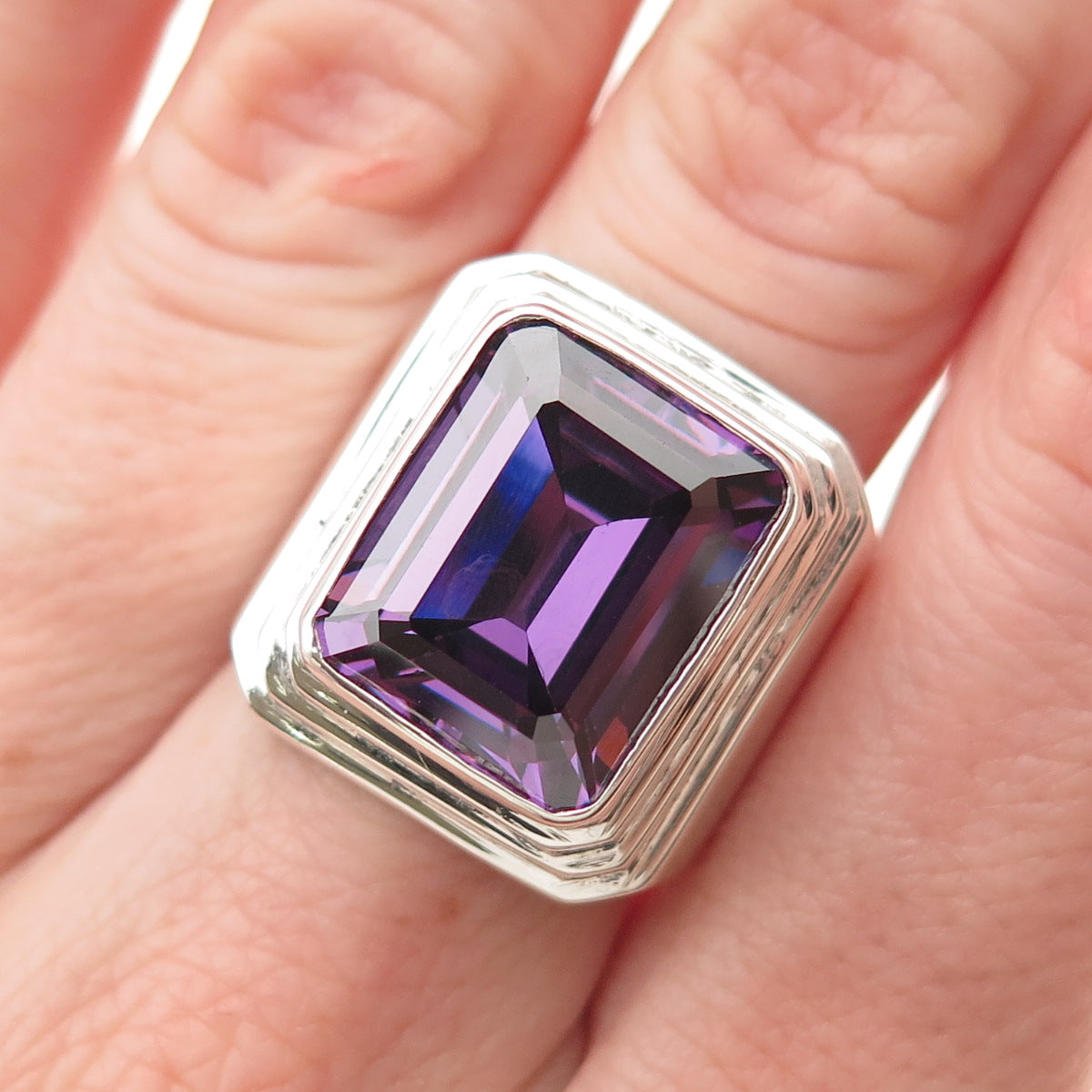 925 Sterling Silver Vintage Real Emerald-Cut Amethyst Modernist Ring Size 7.25