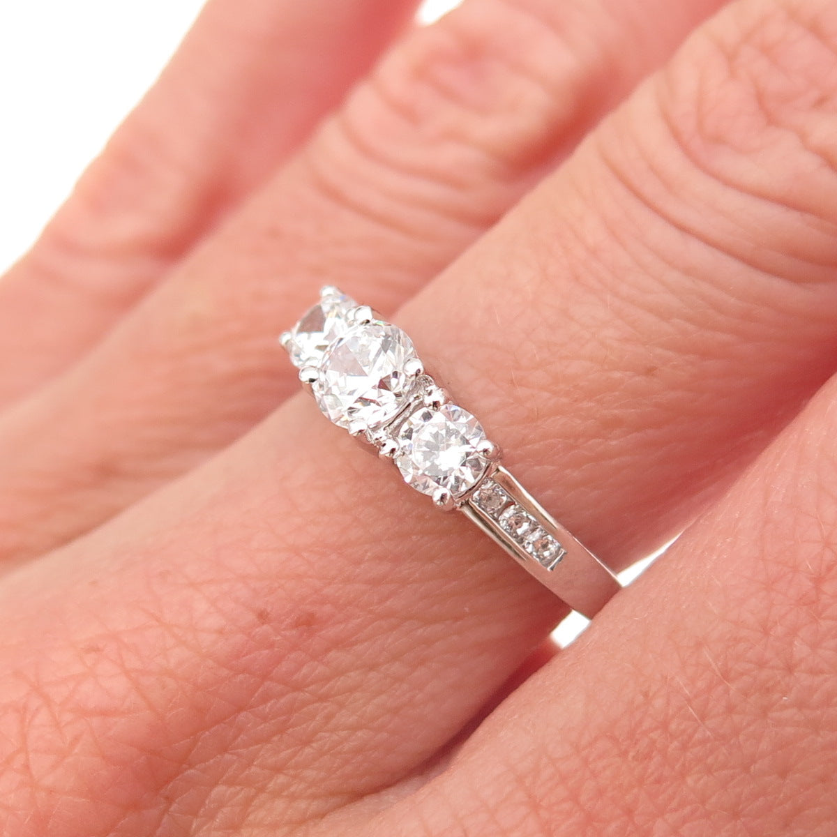 925 Sterling Silver Round-Cut C Z Engagement Ring Size 7