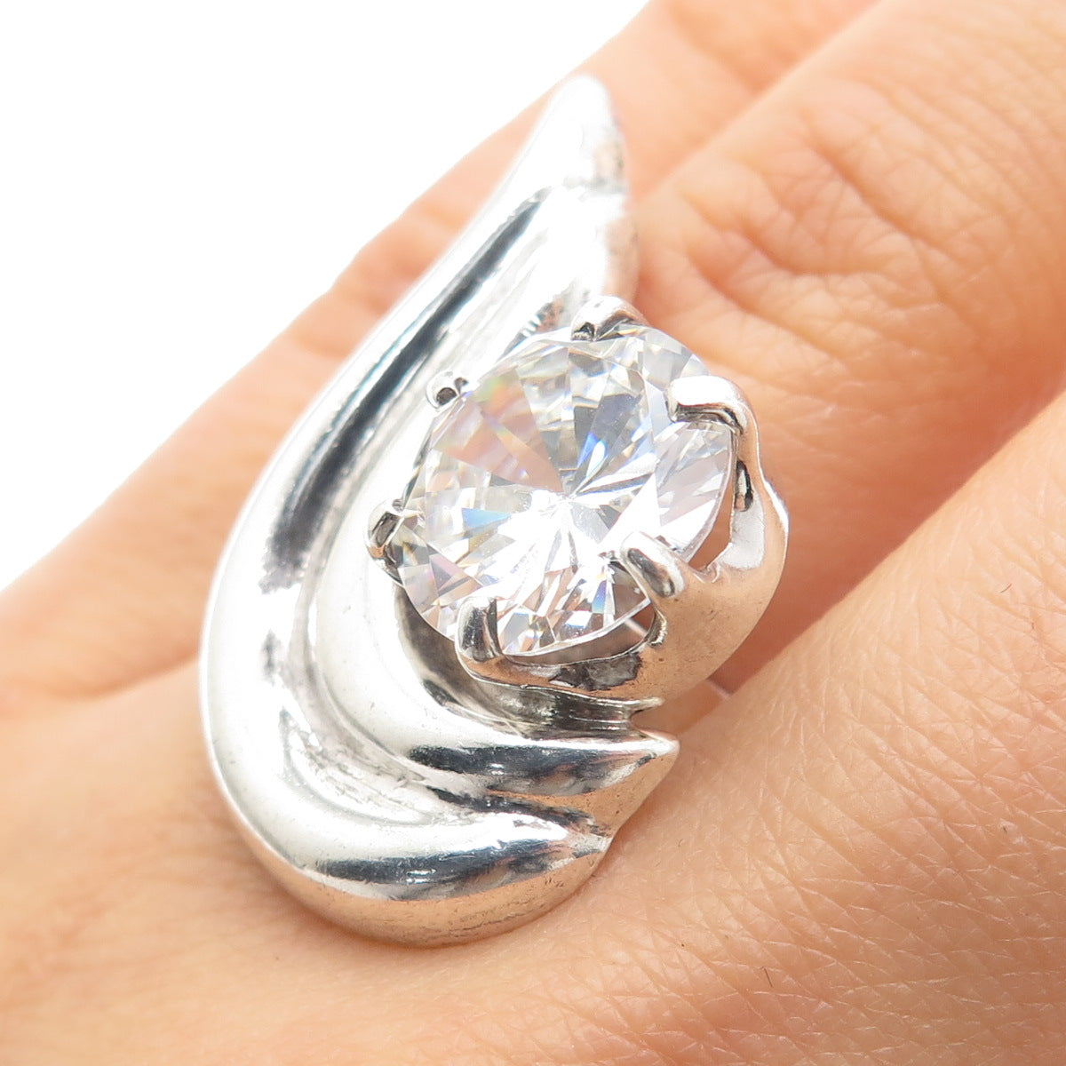 925 Sterling Silver Vintage Round-Cut C Z Modernist Ring Size 6.75