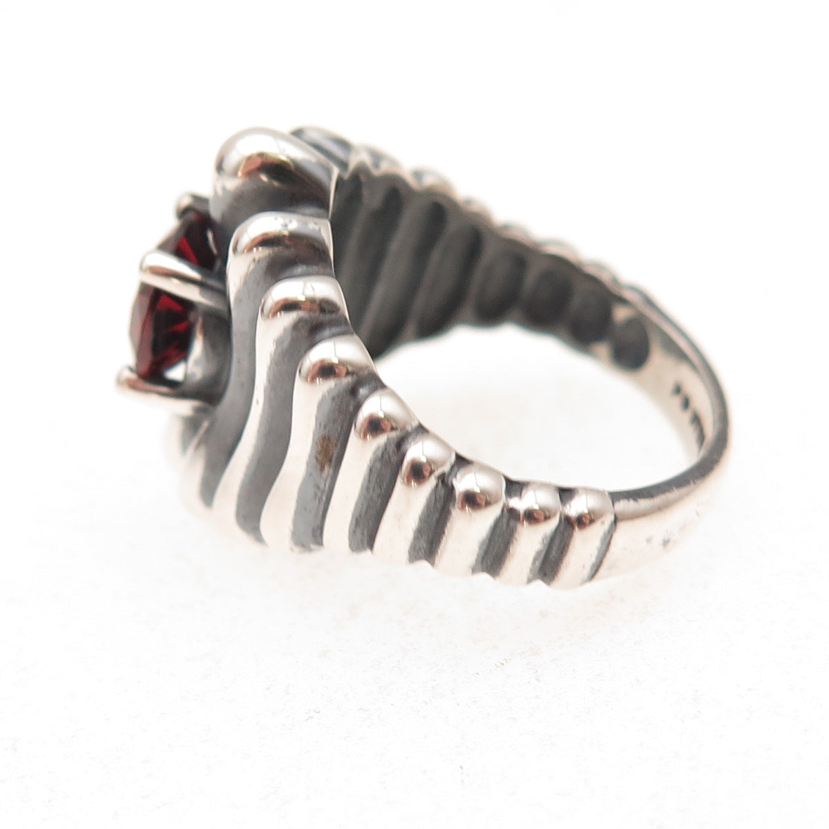 925 Sterling Silver Vintage Real Red Garnet Modernist Oxidized Ring Size 6.25