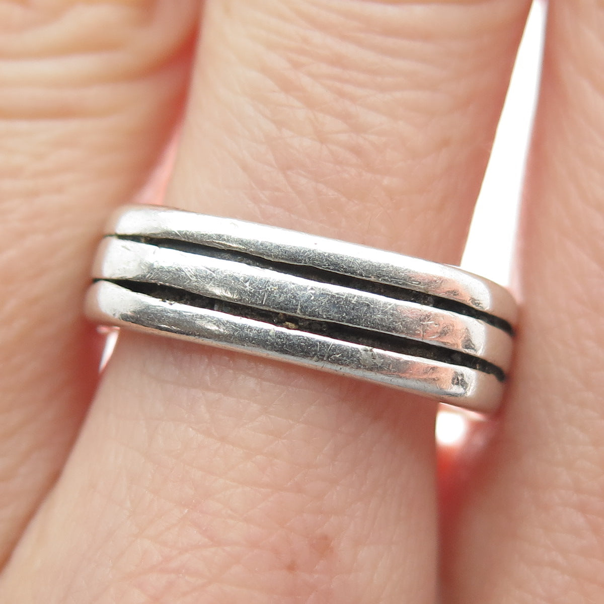 925 Sterling Silver Vintage Modernist Oxidized Lined Band Ring Size 9.25
