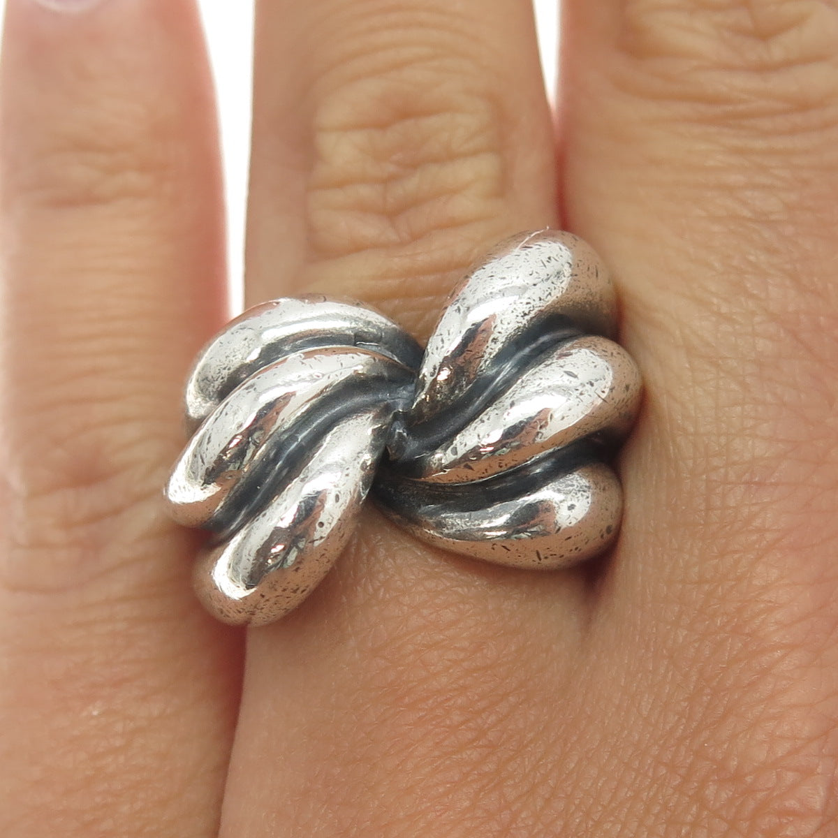 925 Sterling Silver Vintage Modernist Twisted Puffy Oxidized Ring Size 6.25